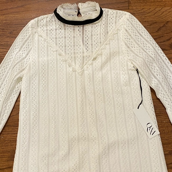 Q&A**Long Sleeve Lace Shift Dress**Small $229 - Picture 4 of 8